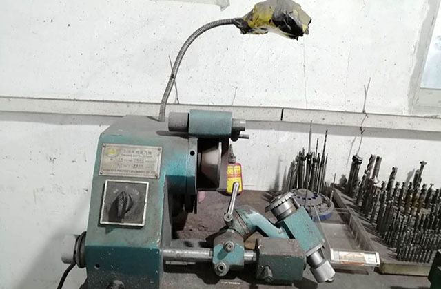 cnc數(shù)控車床加工廠數(shù)控車床加工鋁料如何確保尺寸的精確度？